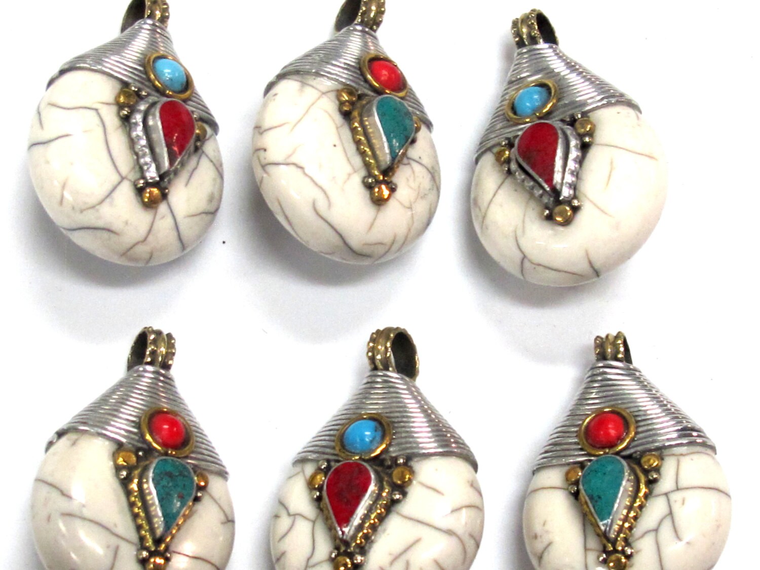 1 Pendant - Reversible Tibetan silver white crackle resin pendant with coiled wire bail design turquoise inlay - PM528