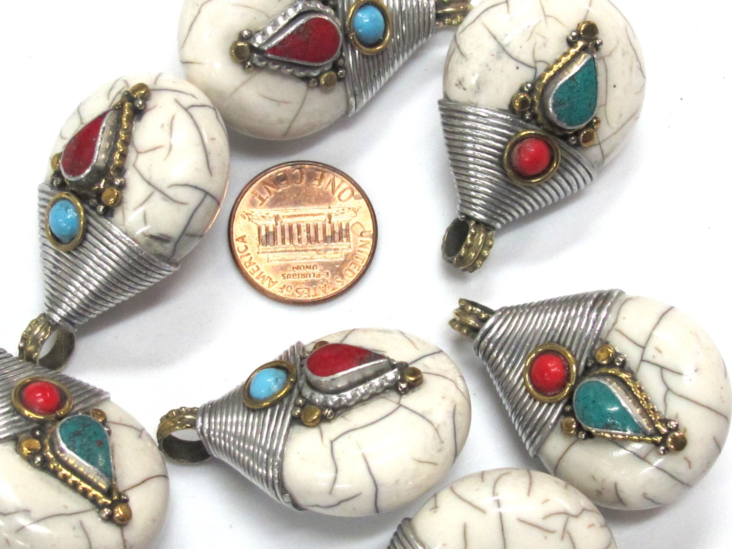 1 Pendant - Reversible Tibetan silver white crackle resin pendant with coiled wire bail design turquoise inlay - PM528