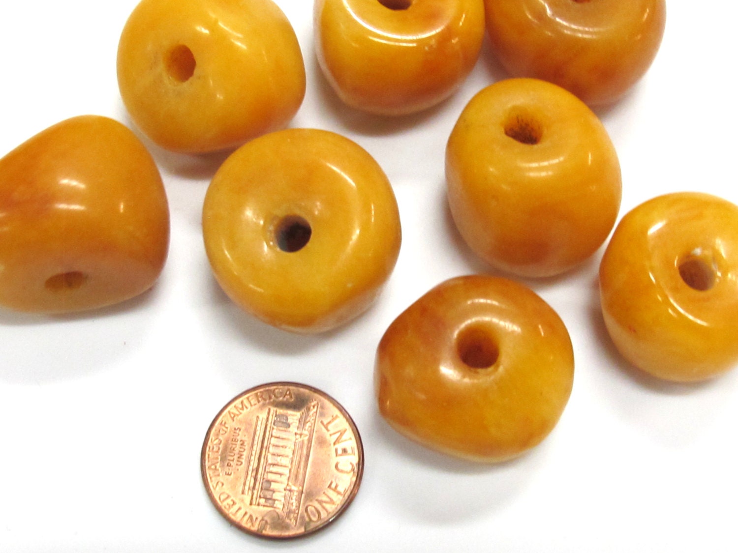 1 BEAD - Tibetan copal resin beads thick rondelle shape - BD938