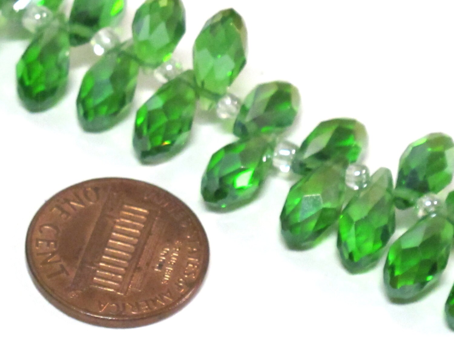 20 beads - Faceted teardrop shape green peridot color shiny crystal glass beads - AB065