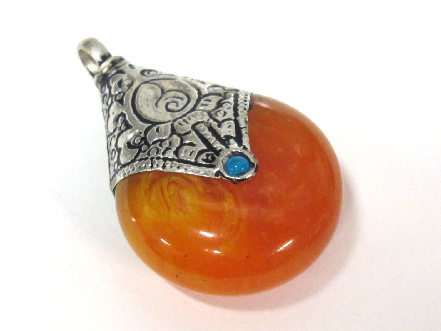 1 pendant - Tibetan silver yellow copal resin reversible pendant with lotus carved design on bail - PM538