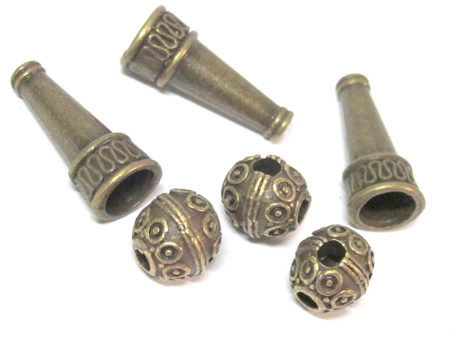 1 Guru bead set - 10 mm size Tibetan 3 hole dotted circles design brass color plated Guru Bead with column bead - GB057