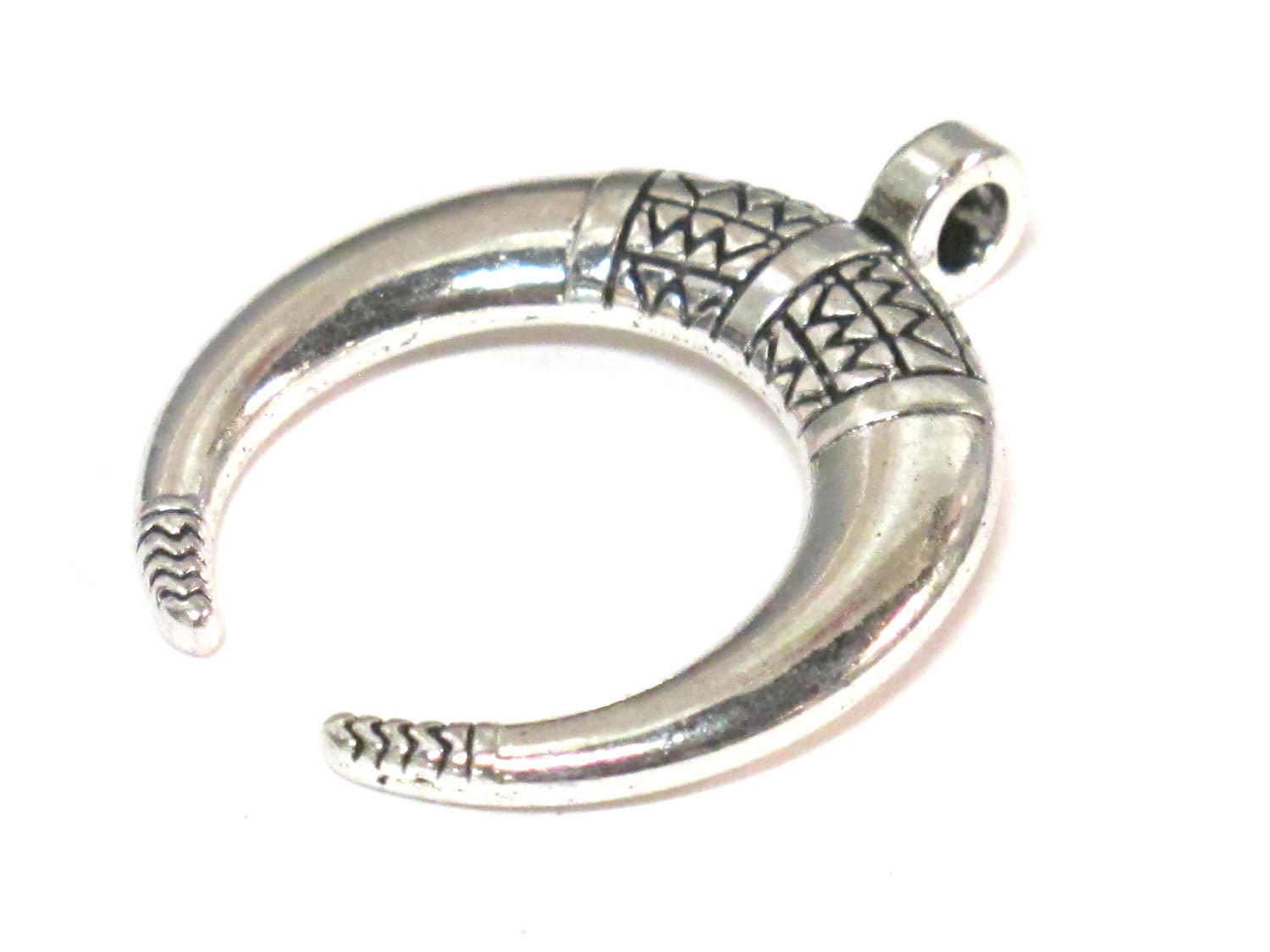 8 pendants charms- Crescent moon shape charm pendants supply silver tone - CM201