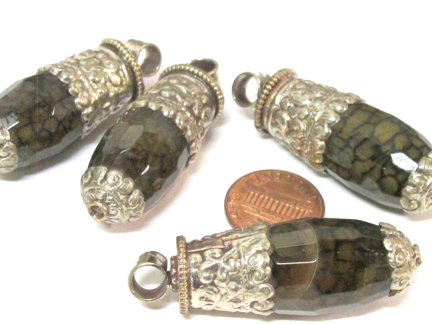 1 Pendant - Tibetan bullet shape honey color dragon veins agate gemstone pendant - Ethnic nepal jewelry making supply - PM551