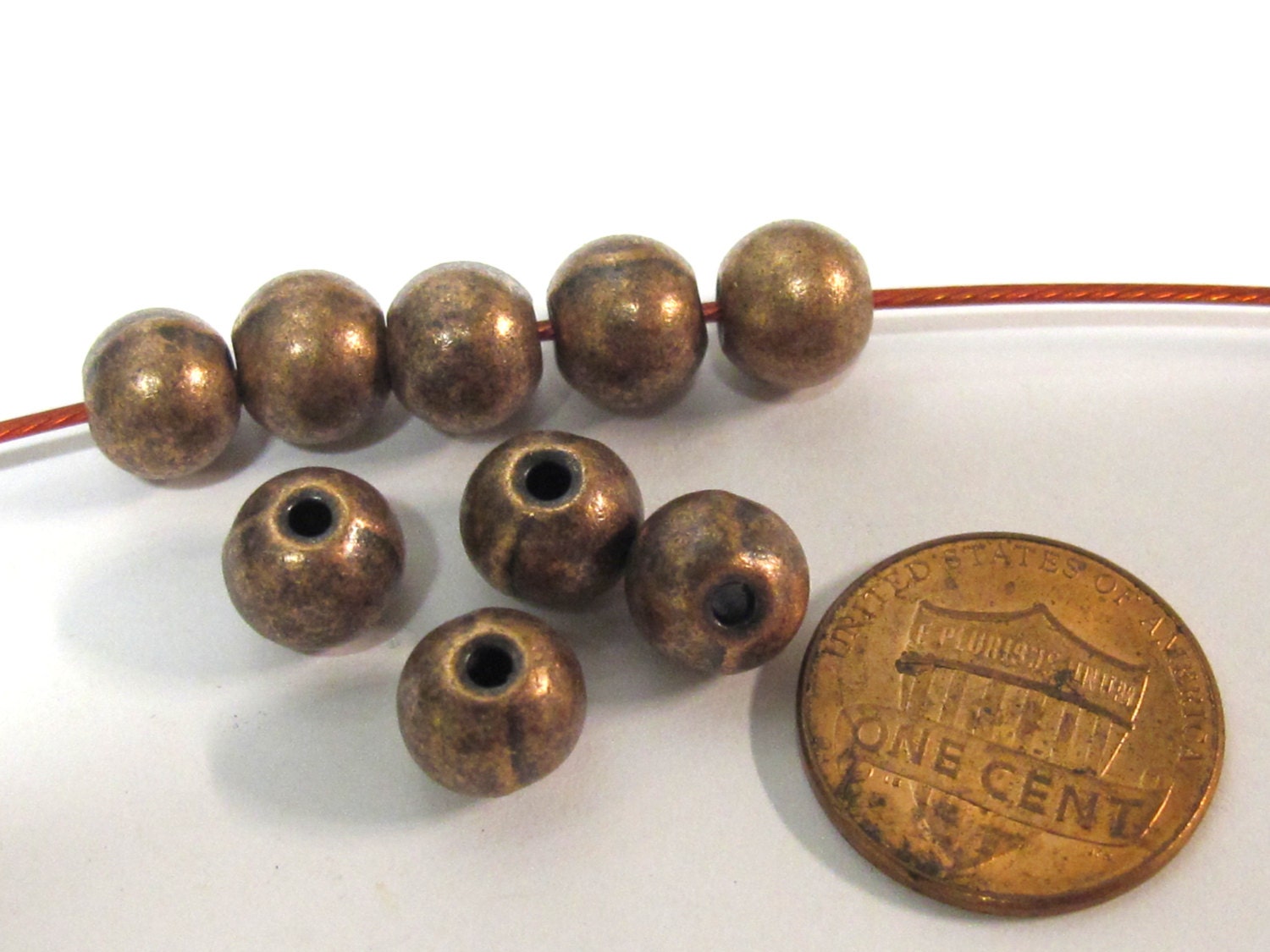 10 BEADS - Copper finish 8 mm size round metal beads - BD508A