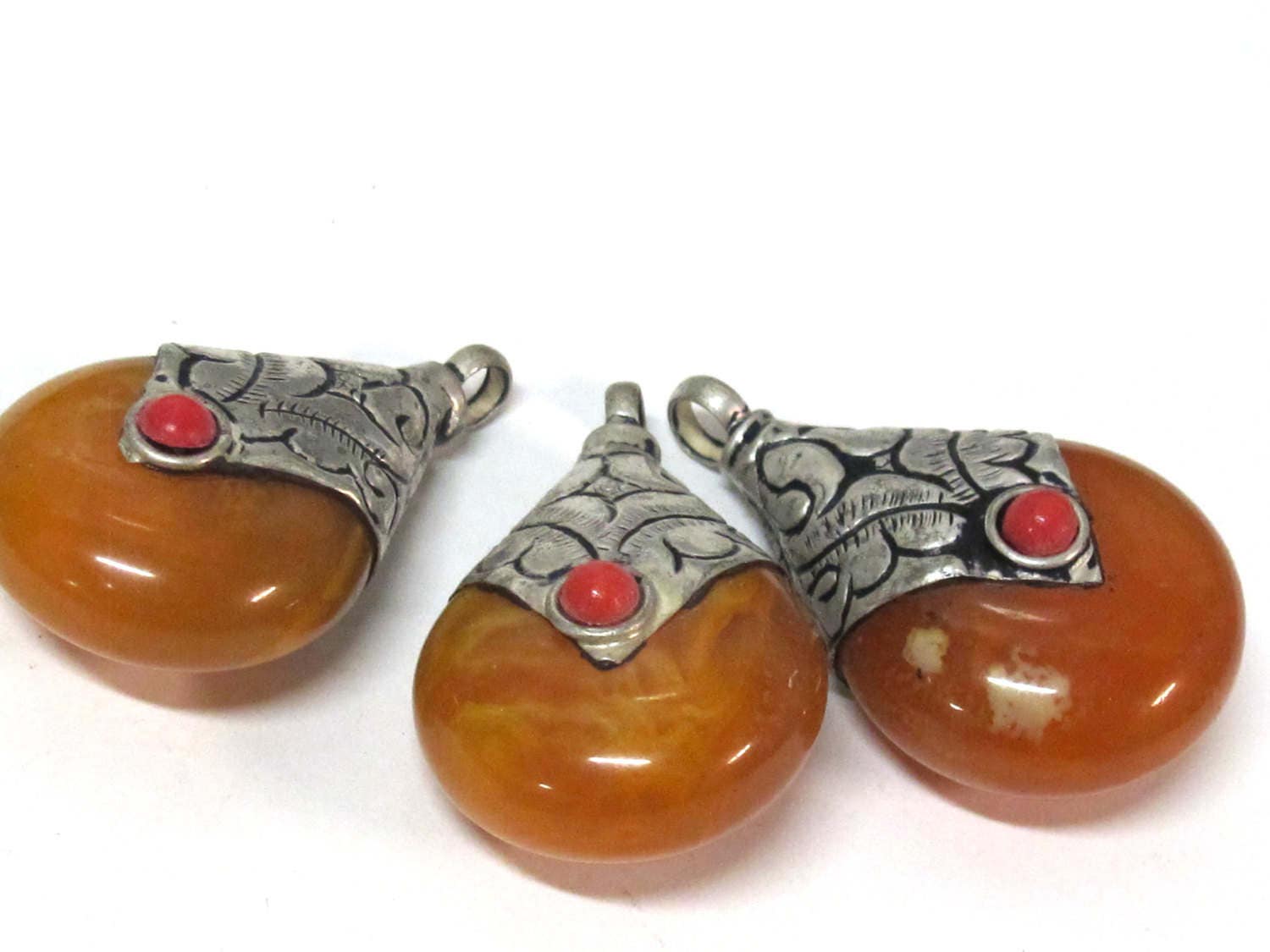 1 Pendant - Tibetan silver yellow honey copal resin reversible pendant with floral design on bail - PM554D