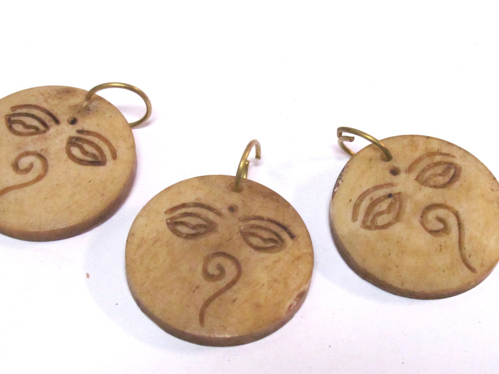 1 Pendant - Tibetan buddha eye round disc shape recycled cattle bone pendant from Nepal - PB112