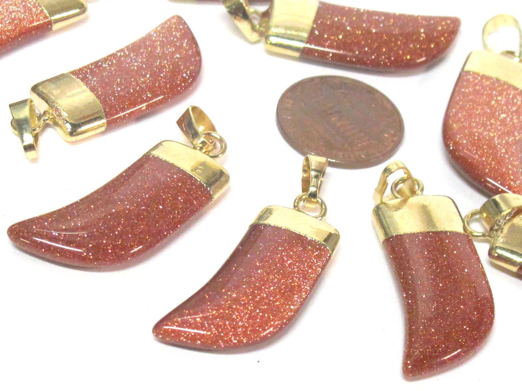1 Pendant - Beautiful golden sandstone gemstone horn shape pendant with golden bail - PM324E