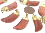 1 Pendant - Beautiful golden sandstone gemstone horn shape pendant with golden bail - PM324E
