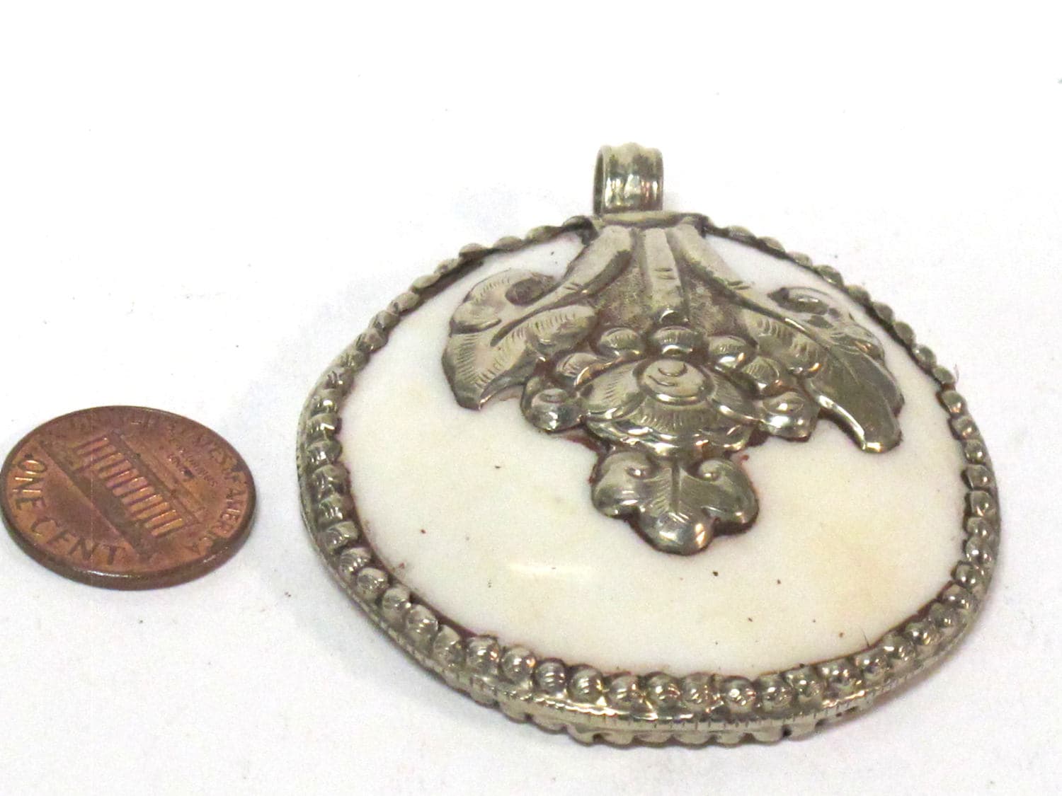 1 pendant - Large bold Tibetan Silver Repousse tribal naga conch shell pendant with Lotus flower carving - PM492M