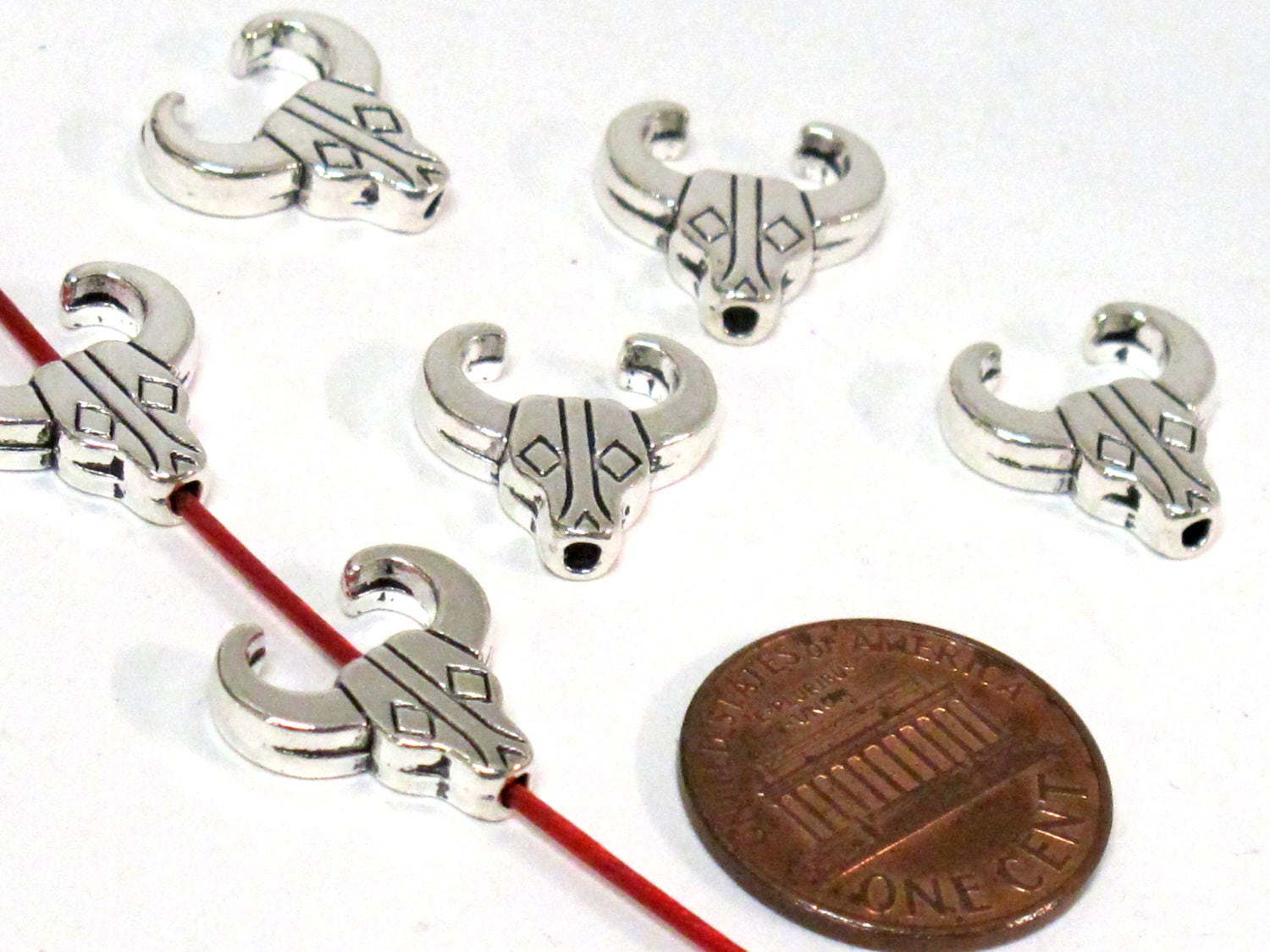 8 cattle skull bull charm beads -Farm cattle buffalo animal bull head shape silver tone metal beads - BD956
