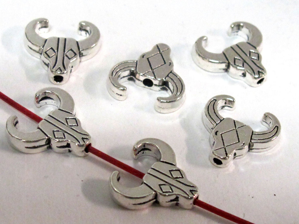8 cattle skull bull charm beads -Farm cattle buffalo animal bull head shape silver tone metal beads - BD956