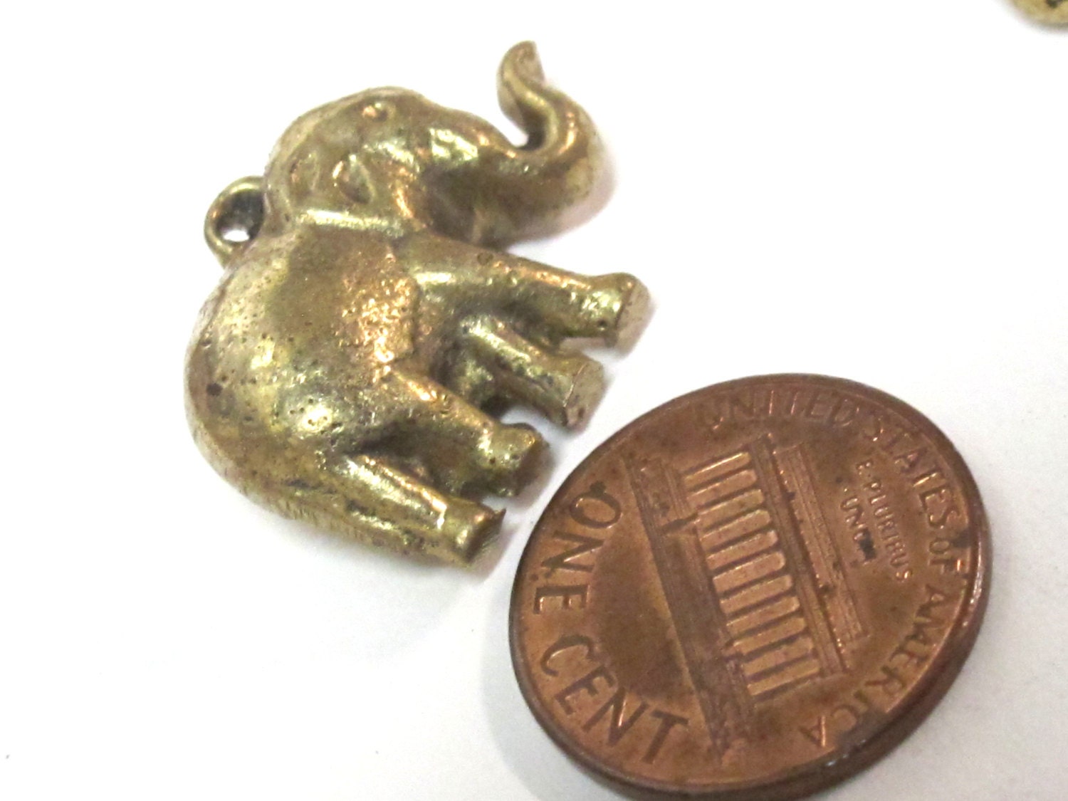 1 Pendant - Ethnic solid brass antiqued look elephant pendant from Nepal small size - CP119