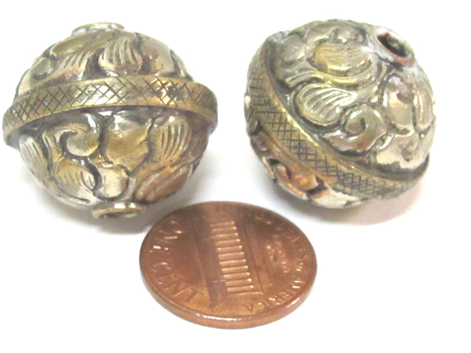 1 Bead - Tibetan bead antiqued finish floral repousse design focal pendant bead from Nepal - BD009A