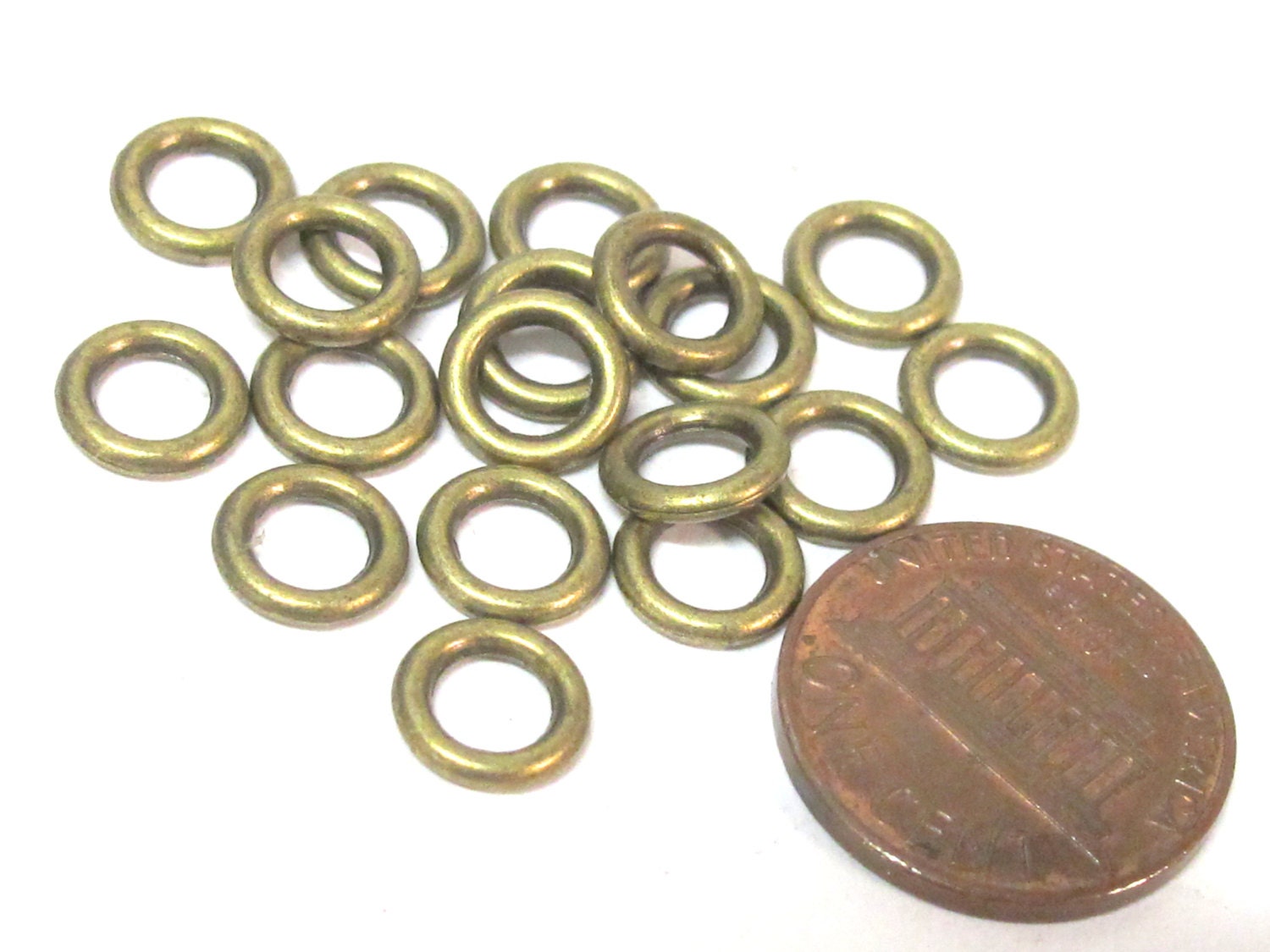 15 Beads - Antiqued brass color metal alloy donut shape ring beads 8 mm size - BD113A