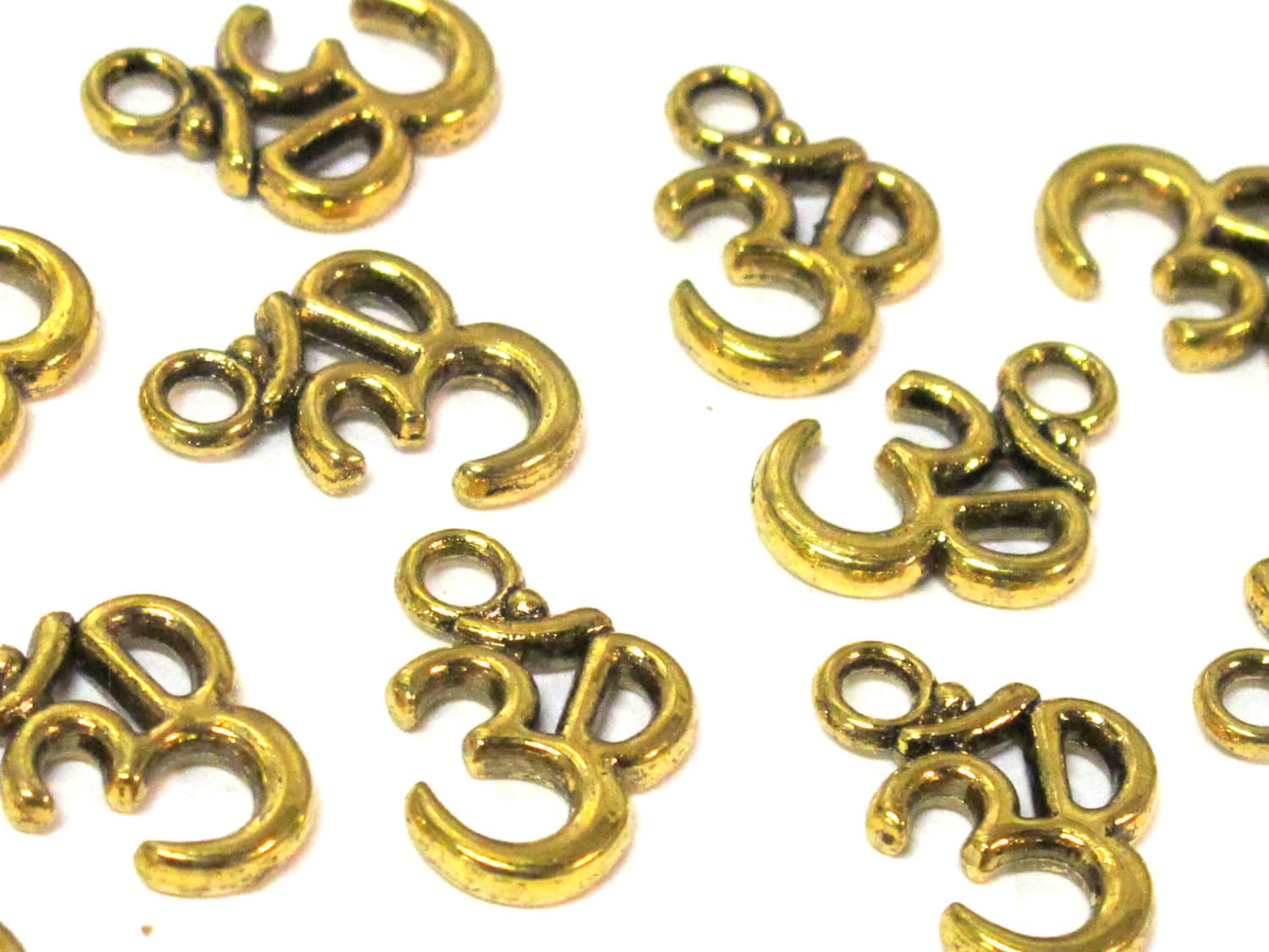 6 Beads-Antiqued golden color yoga meditation om metal charms beads - BD118
