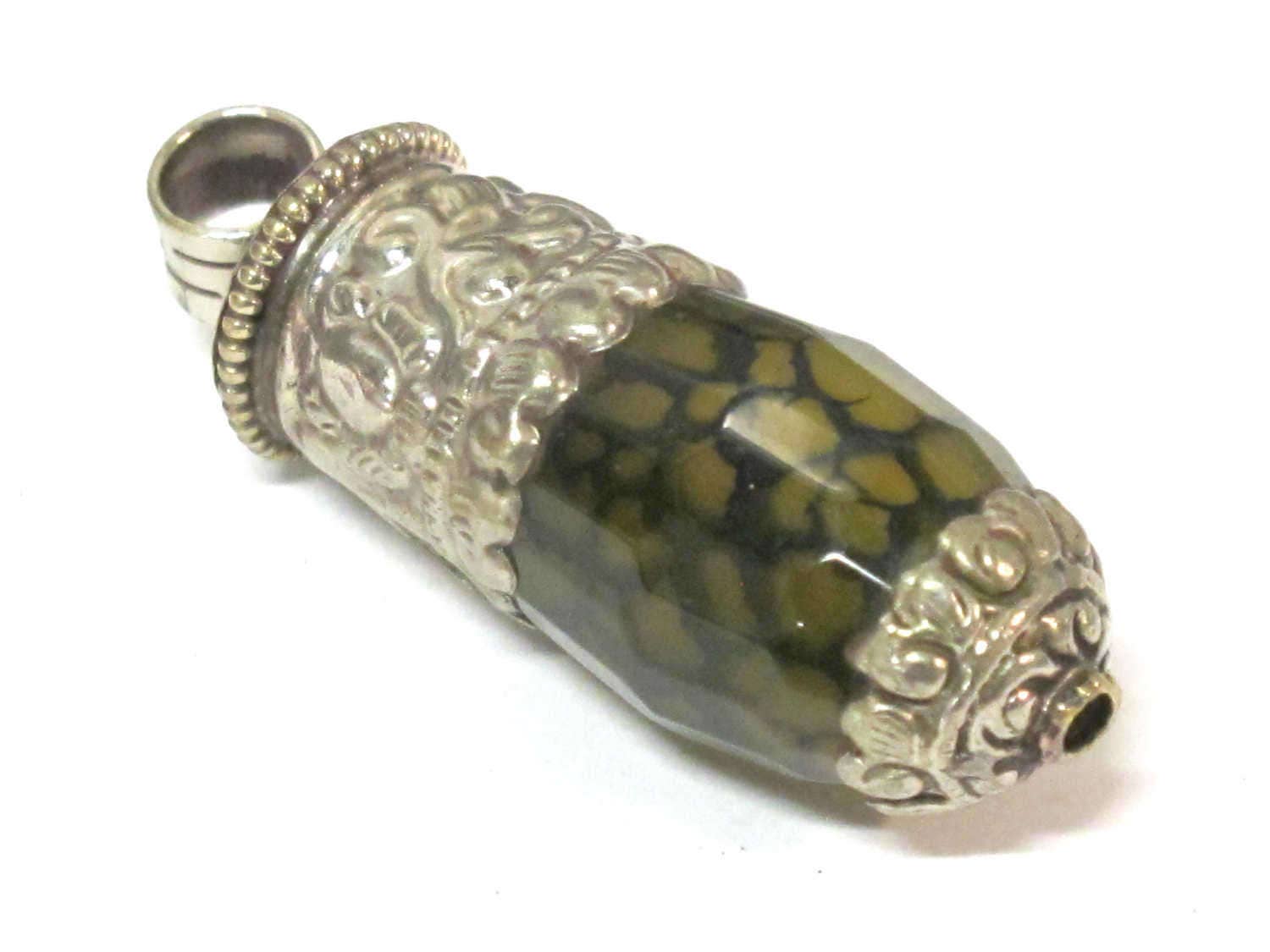 1 Pendant - Tibetan bullet shape honey color dragon veins agate gemstone pendant - Ethnic nepal jewelry making supply - PM551