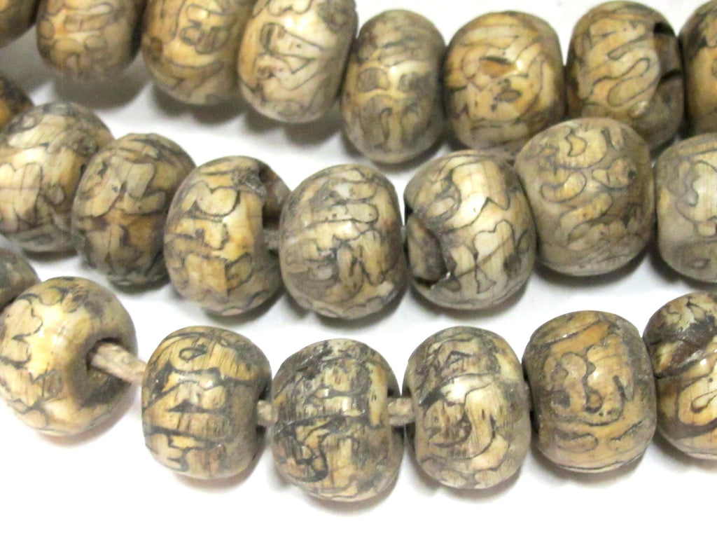 2 beads - Ethnic Tibetan Om mantra carved nature old naga conch shell chank beads - CH071