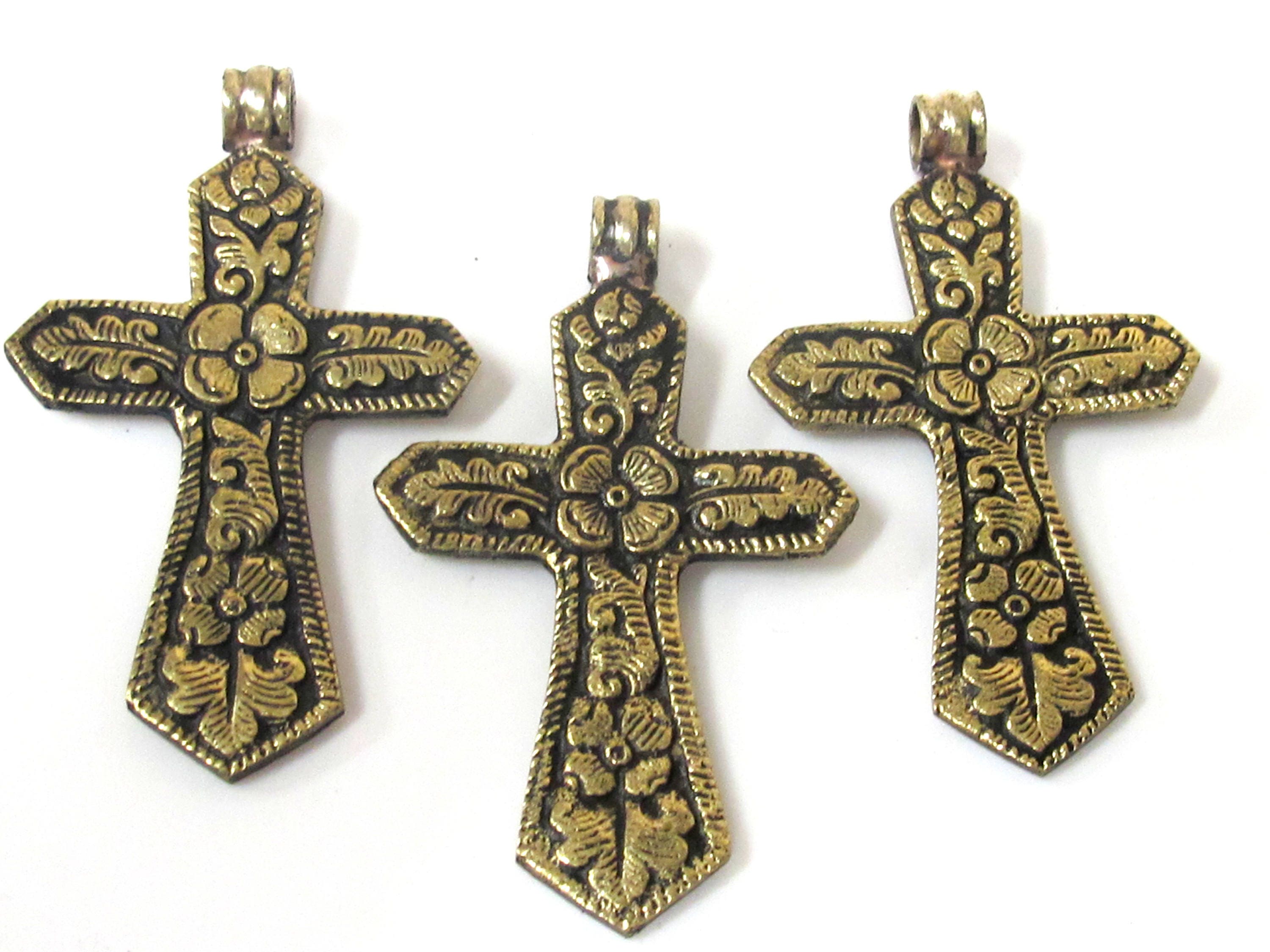 1 Pendant - Reversible Tibetan Nepal solid brass cross pendant with carved flower design both sides - PM423 Copyright Nepalbeadshop