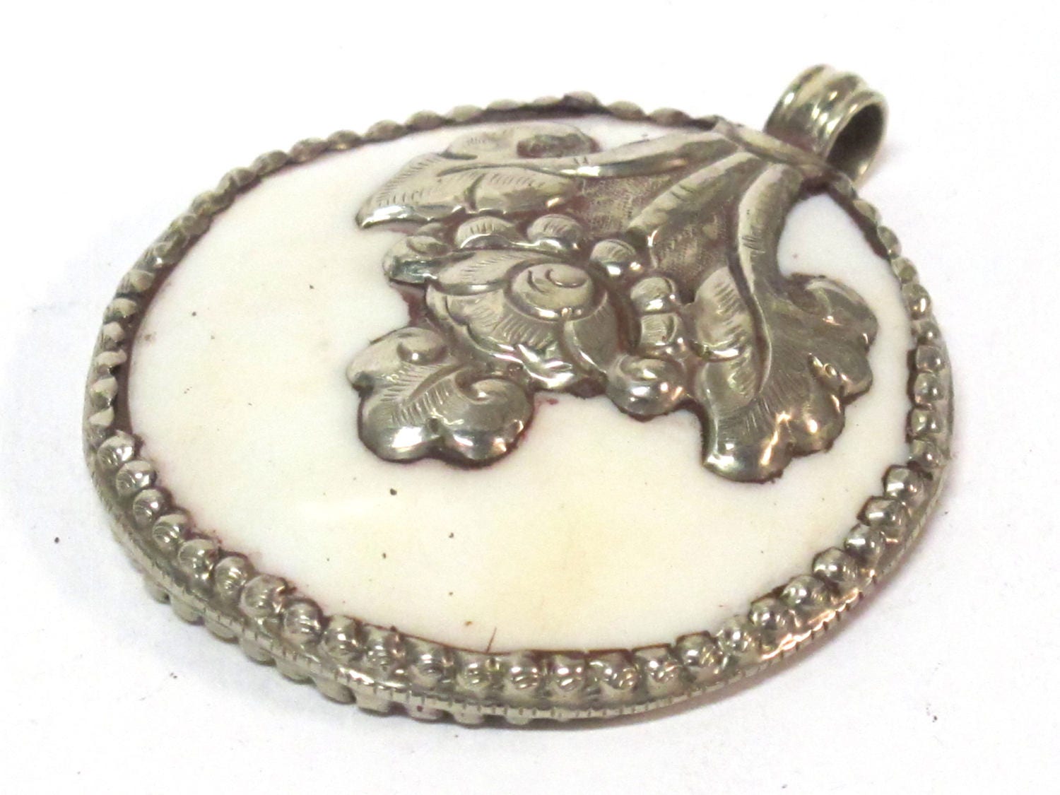 1 pendant - Large bold Tibetan Silver Repousse tribal naga conch shell pendant with Lotus flower carving - PM492M