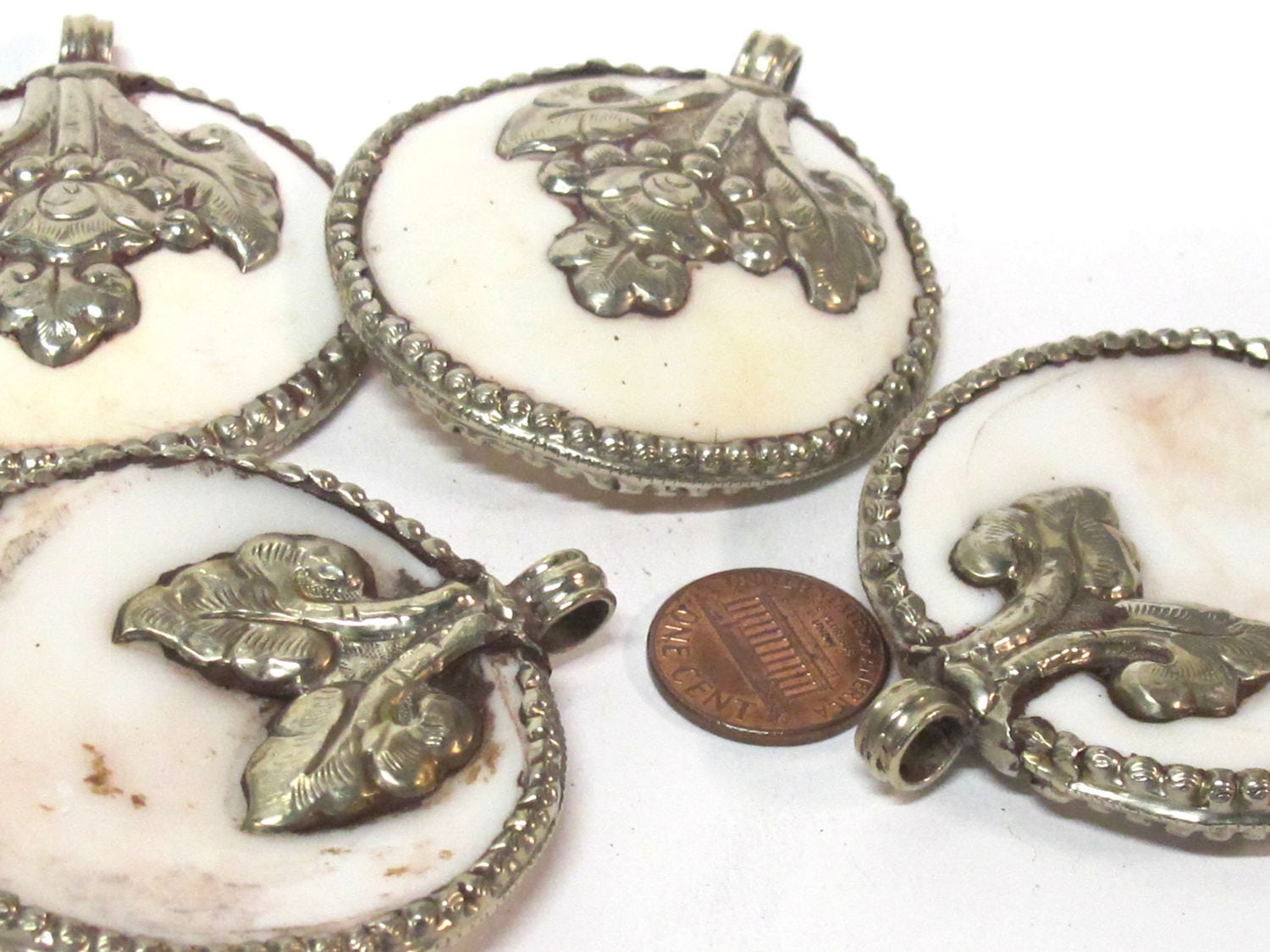 1 pendant - Large bold Tibetan Silver Repousse tribal naga conch shell pendant with Lotus flower carving - PM492M