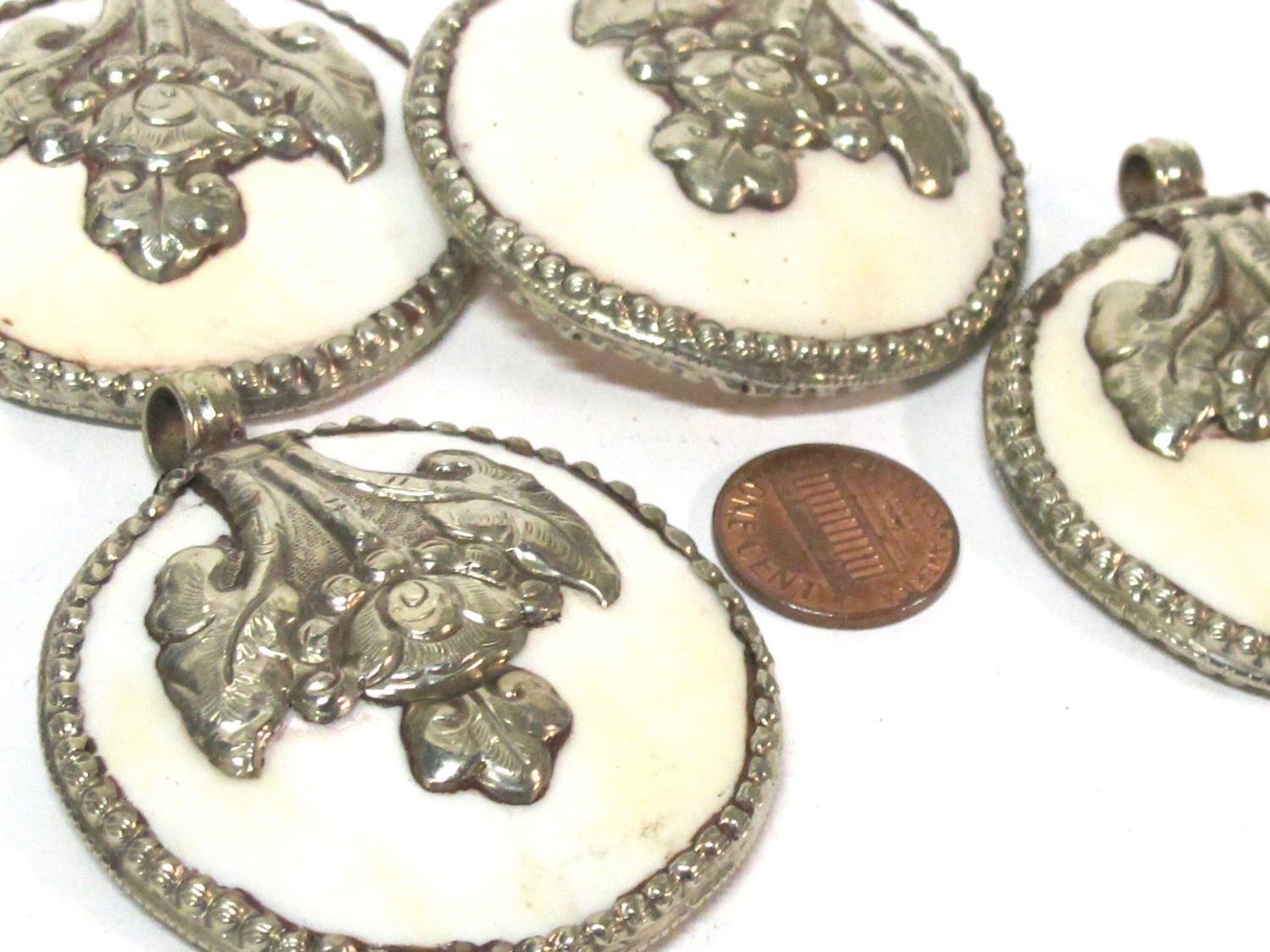 1 pendant - Large bold Tibetan Silver Repousse tribal naga conch shell pendant with Lotus flower carving - PM492M