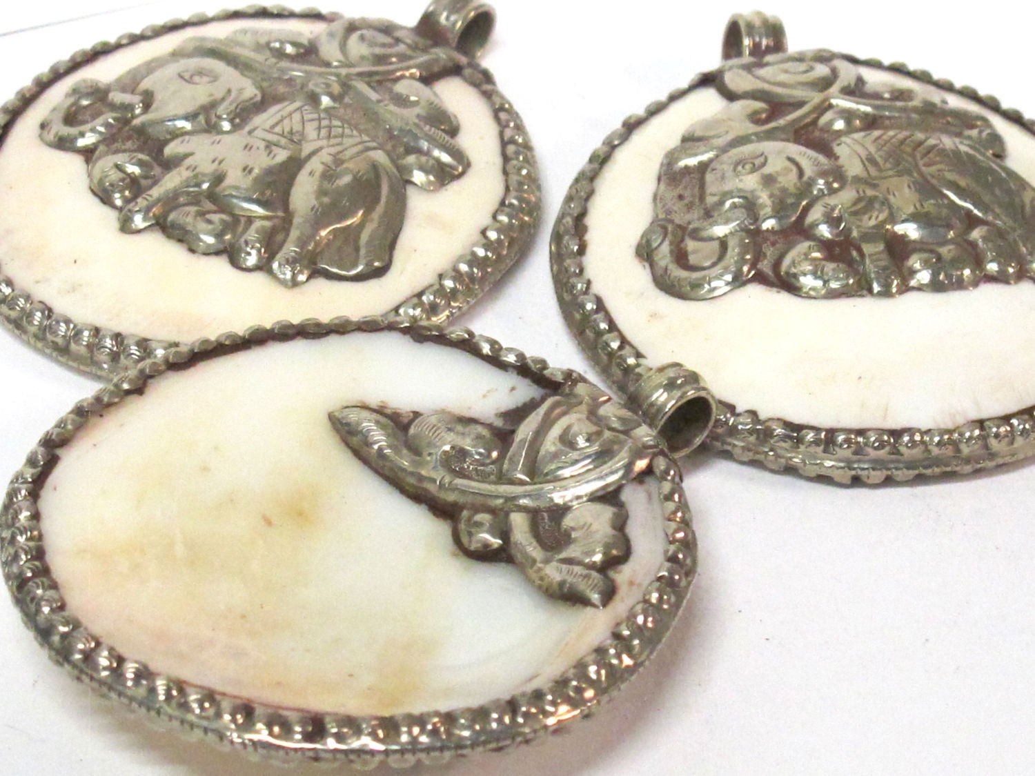 1 pendant - Large bold Tibetan Silver Repousse tribal naga conch shell pendant with elephant carving - PM490