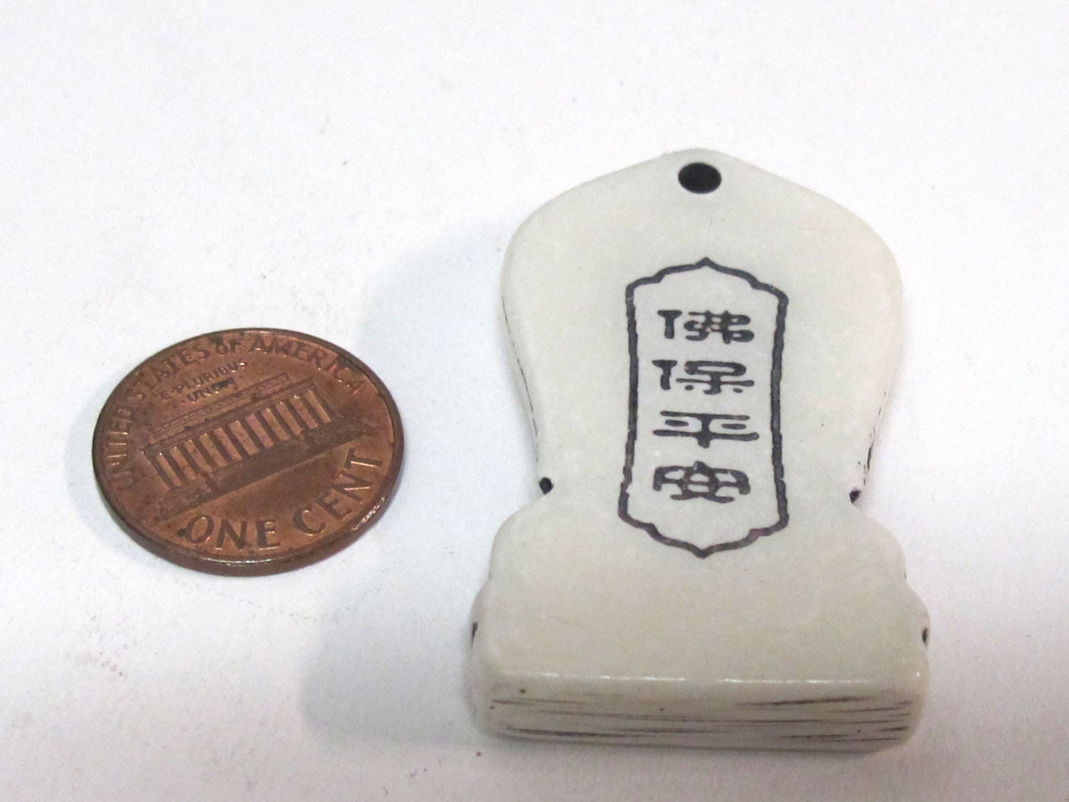 1 Pendant -Tibetan meditation Buddha resin cream color pendant - PB114