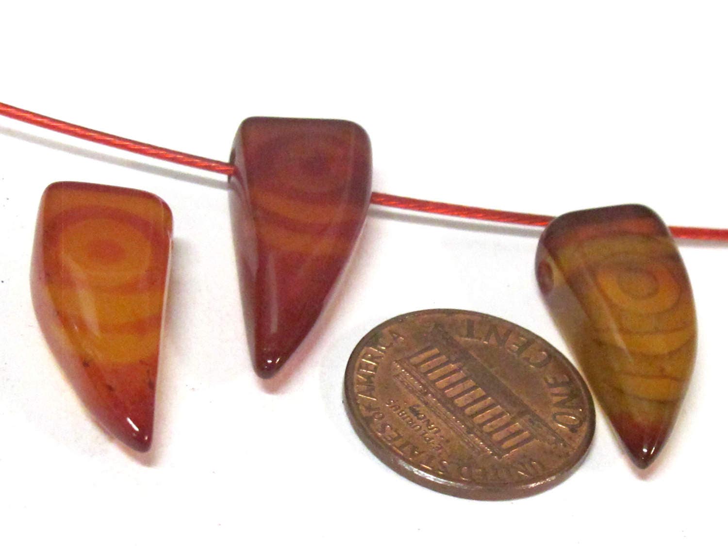 1 bead - Tibetan etched agate dzi gemstone horn shape bead - GM428