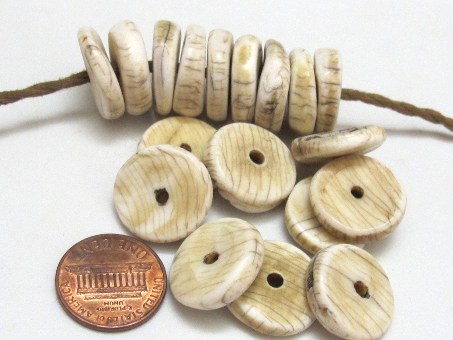 5 Beads - Ethnic Naga natural conch shell flat disc beads 17 - 18 mm size - CH050A