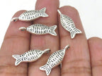10 charm pendants - Dual sided antiqued silver color fish metal pendant charm beads - CM205