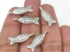 10 charm pendants - Dual sided antiqued silver color fish metal pendant charm beads - CM205