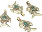 1 Pendant - Dual sided Tibetan silver fish repousse pendant with malachite inlay from Nepal - PM563C