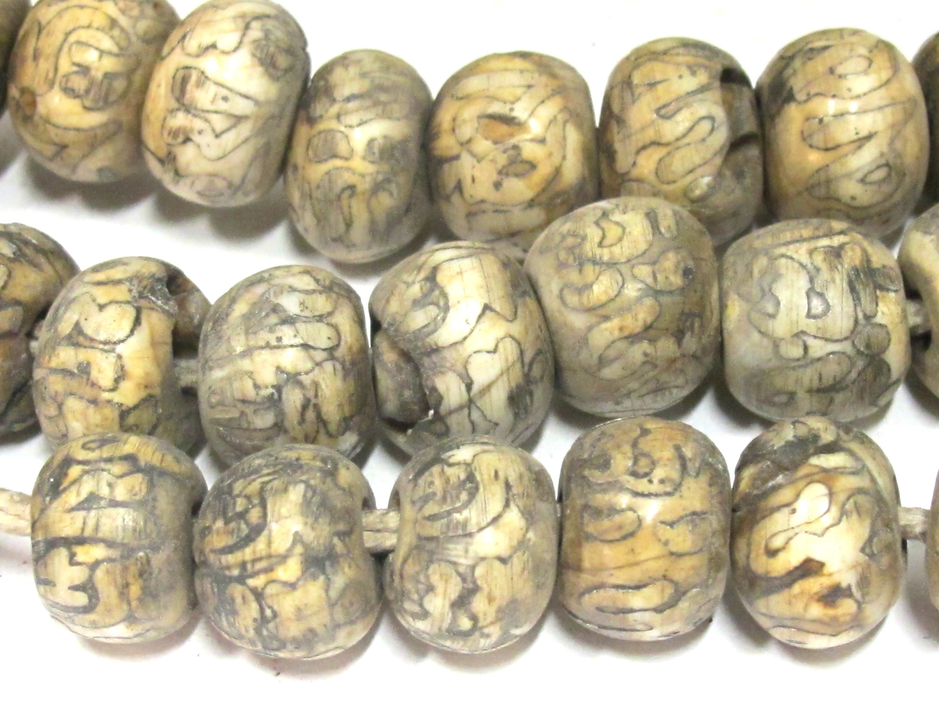 2 beads - Ethnic Tibetan Om mantra carved nature old naga conch shell chank beads - CH071
