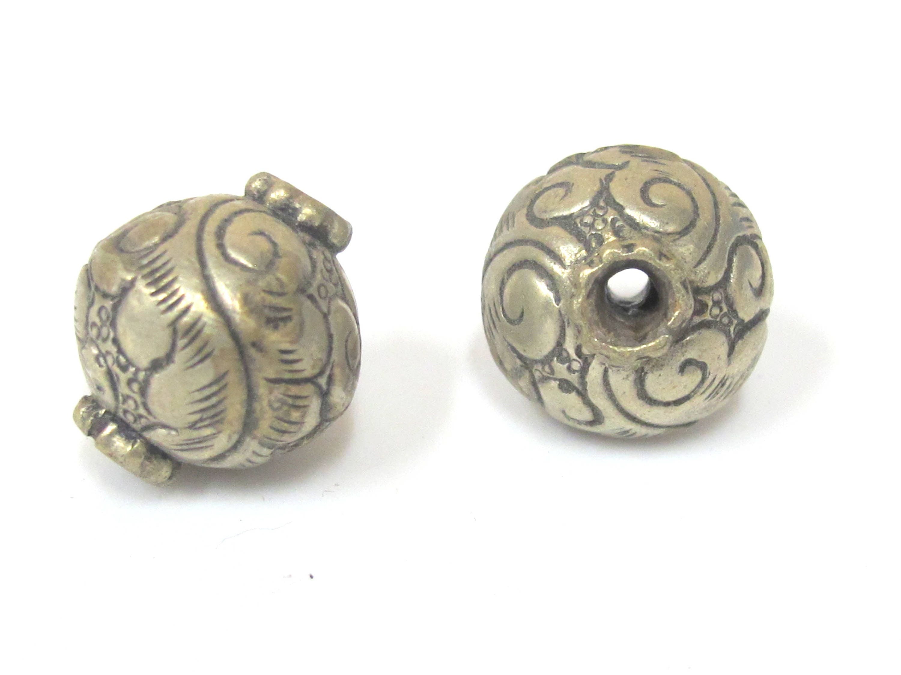 1 BEAD - Tibetan silver repousse carving floral design rondelle oval shape beads from Nepal - BD966