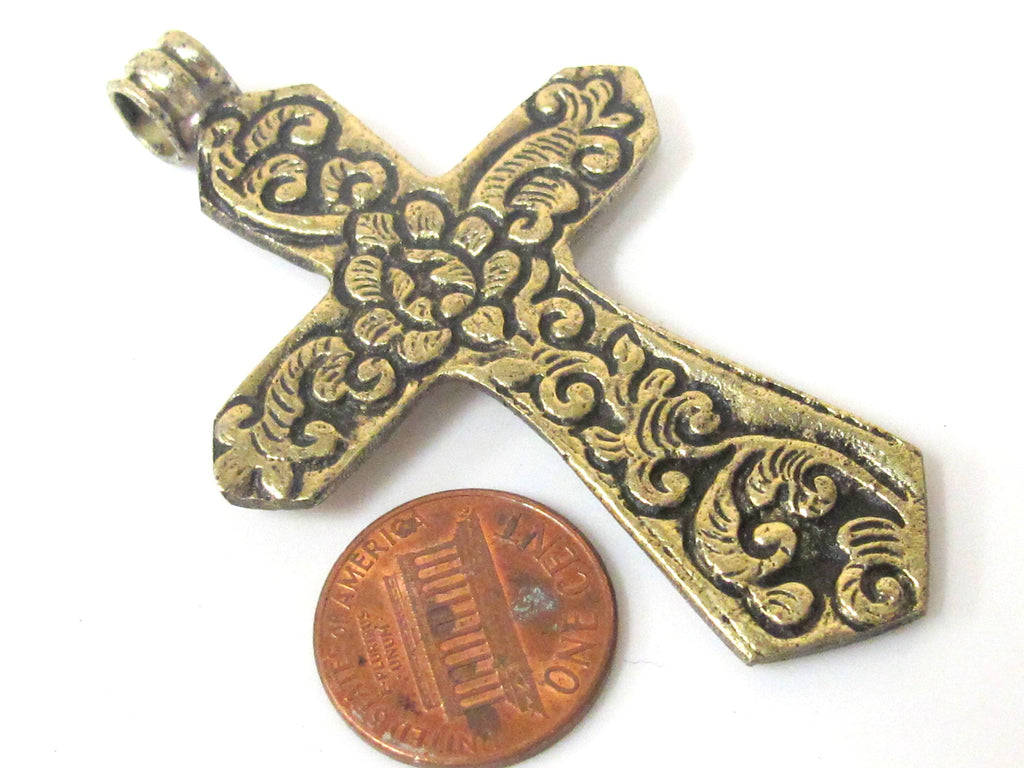 1 Pendant - Reversible Tibetan Nepal solid brass cross pendant with carved flower design both sides - PM423 Copyright Nepalbeadshop