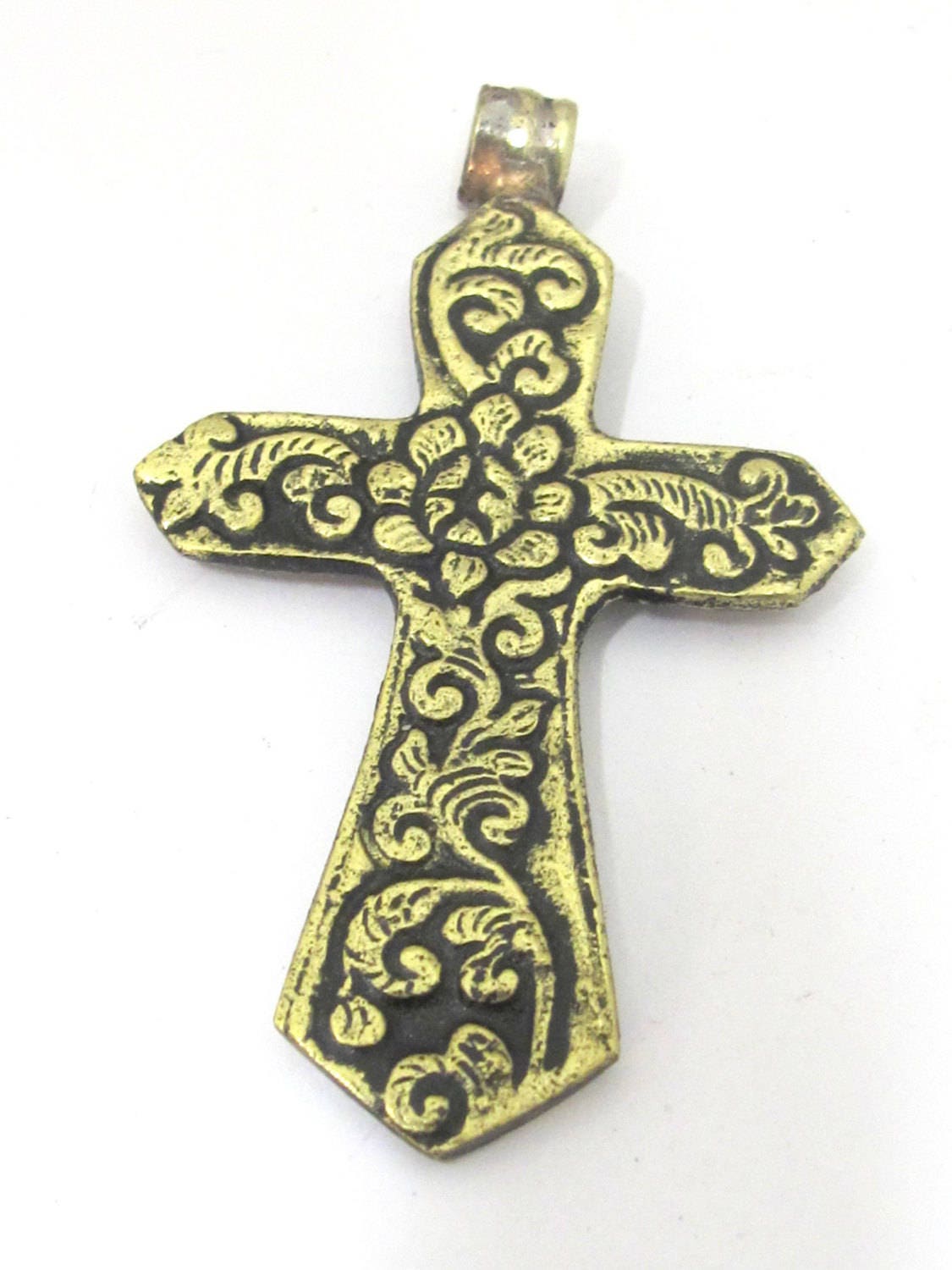 1 Pendant - Reversible Tibetan Nepal solid brass cross pendant with carved flower design both sides - PM423 Copyright Nepalbeadshop