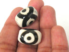 1 Bead - Ethnic Tibetan Dzi bead - Tibetan ethnic etched agate dzi thick barrel shape large size bead 17 -18 mm long - GM435