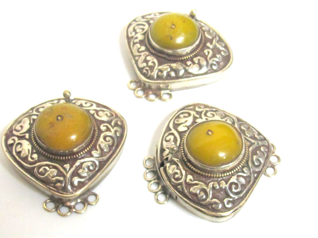 1 clasp - Large size Triangle shape ethnic Tibetan copal resin inlaid statement box clasp pendant from Nepal - LN036