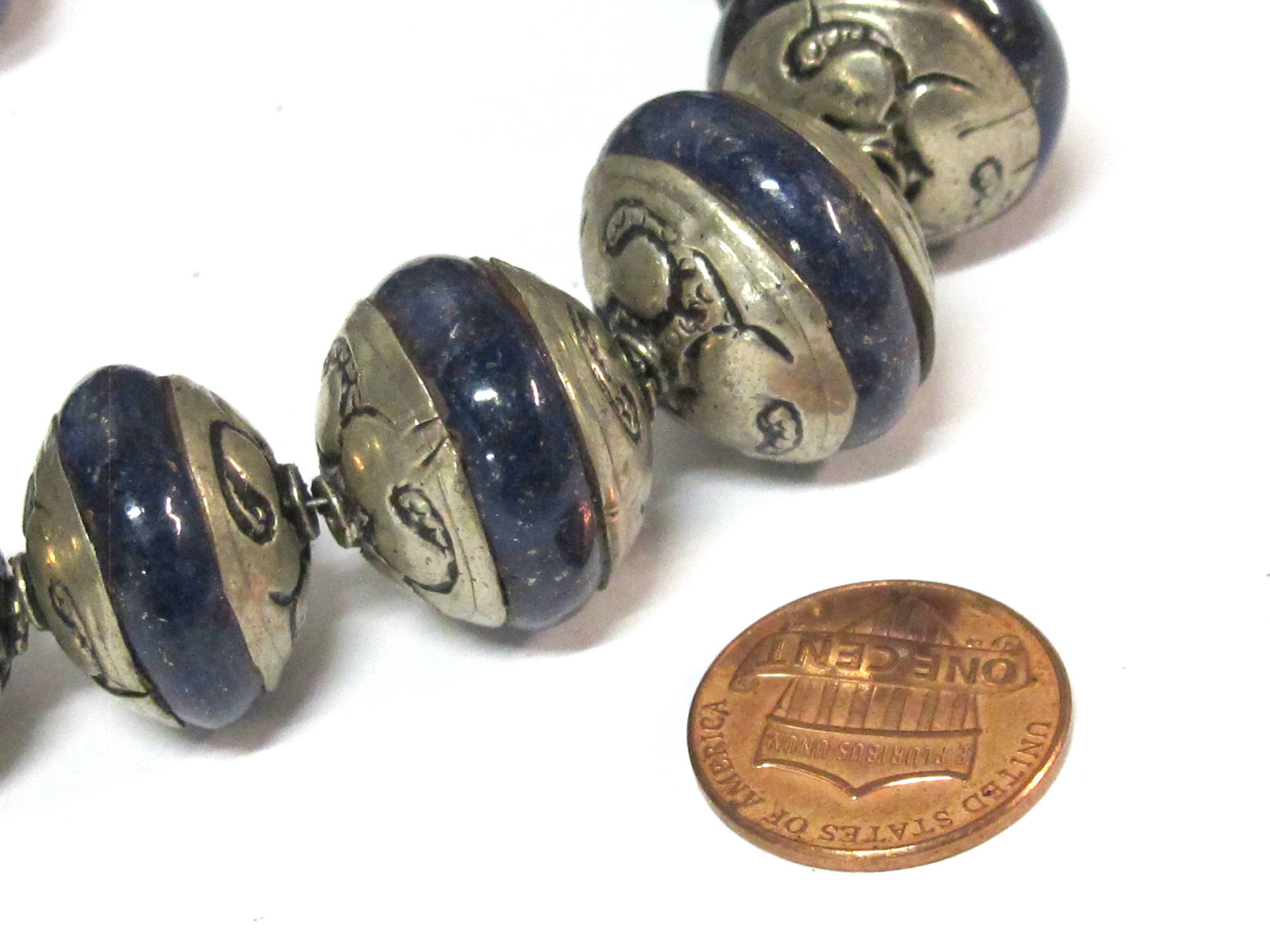 1 Bead - Ethnic Tibetan silver capped rondelle shape Lapis Lazuli gemstone beads from Nepal - BD970