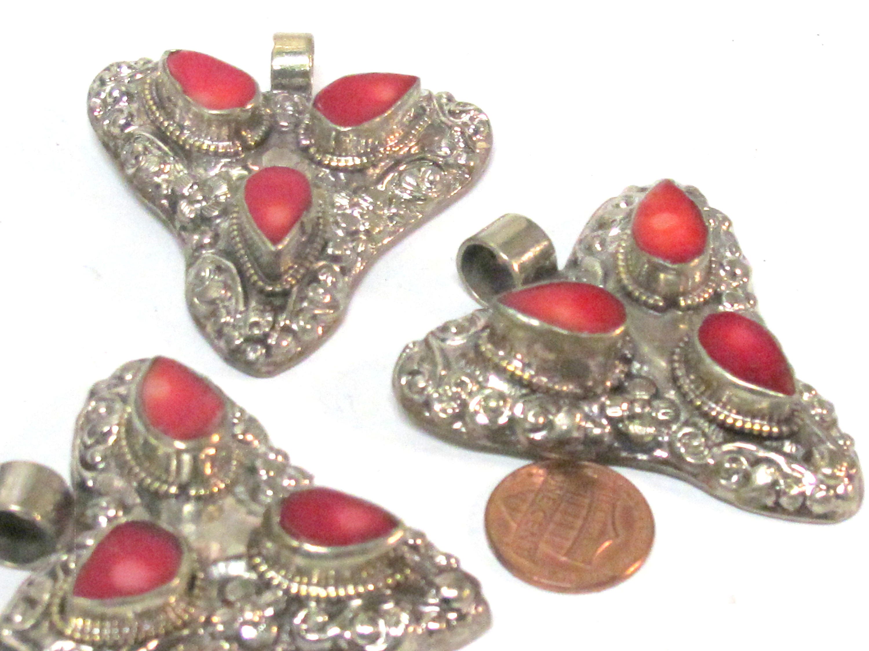 1 Pendant - Ethnic Tibetan triangular arrowhead shape inlaid pendant from Nepal with lotus flower on reverse side - PM585A