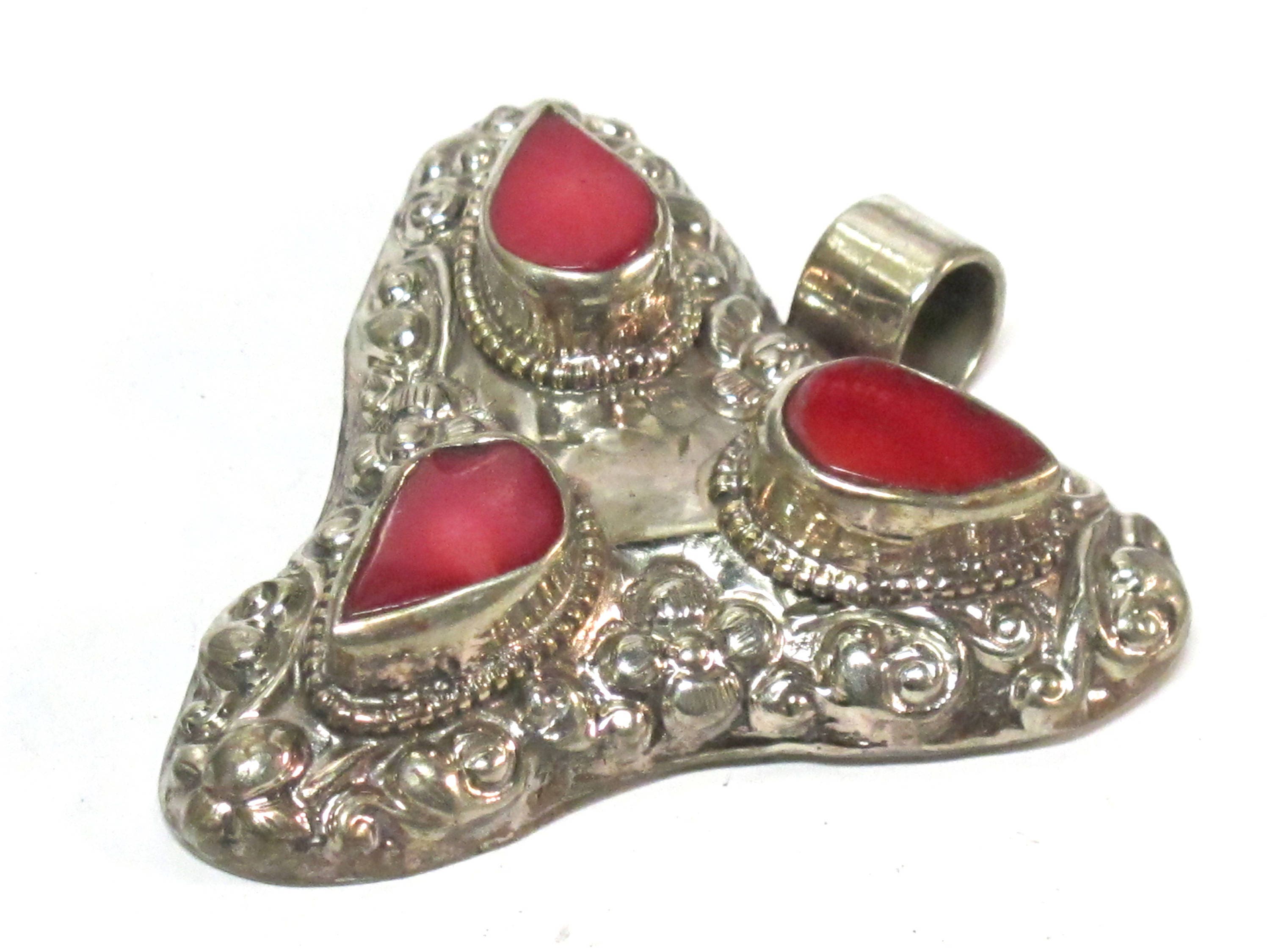 1 Pendant - Ethnic Tibetan triangular arrowhead shape inlaid pendant from Nepal with lotus flower on reverse side - PM585A