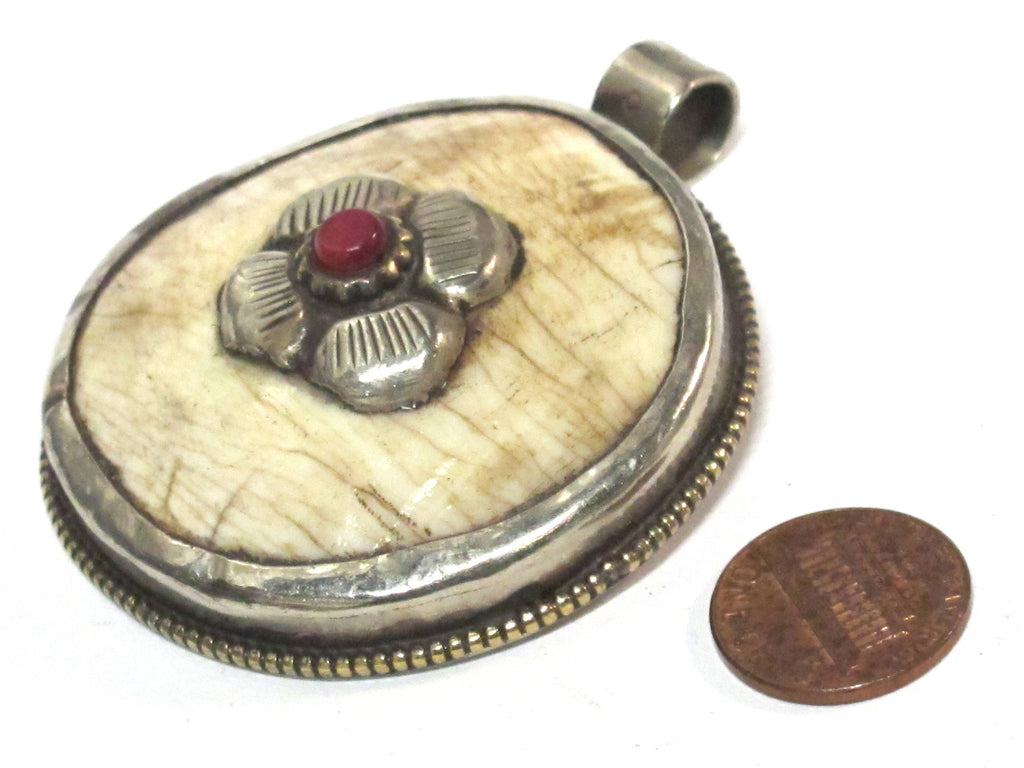 1 pendant - Ethnic Tibetan silver naga conch shell pendant with coral inlay and floral carving on reverse side - PM586A