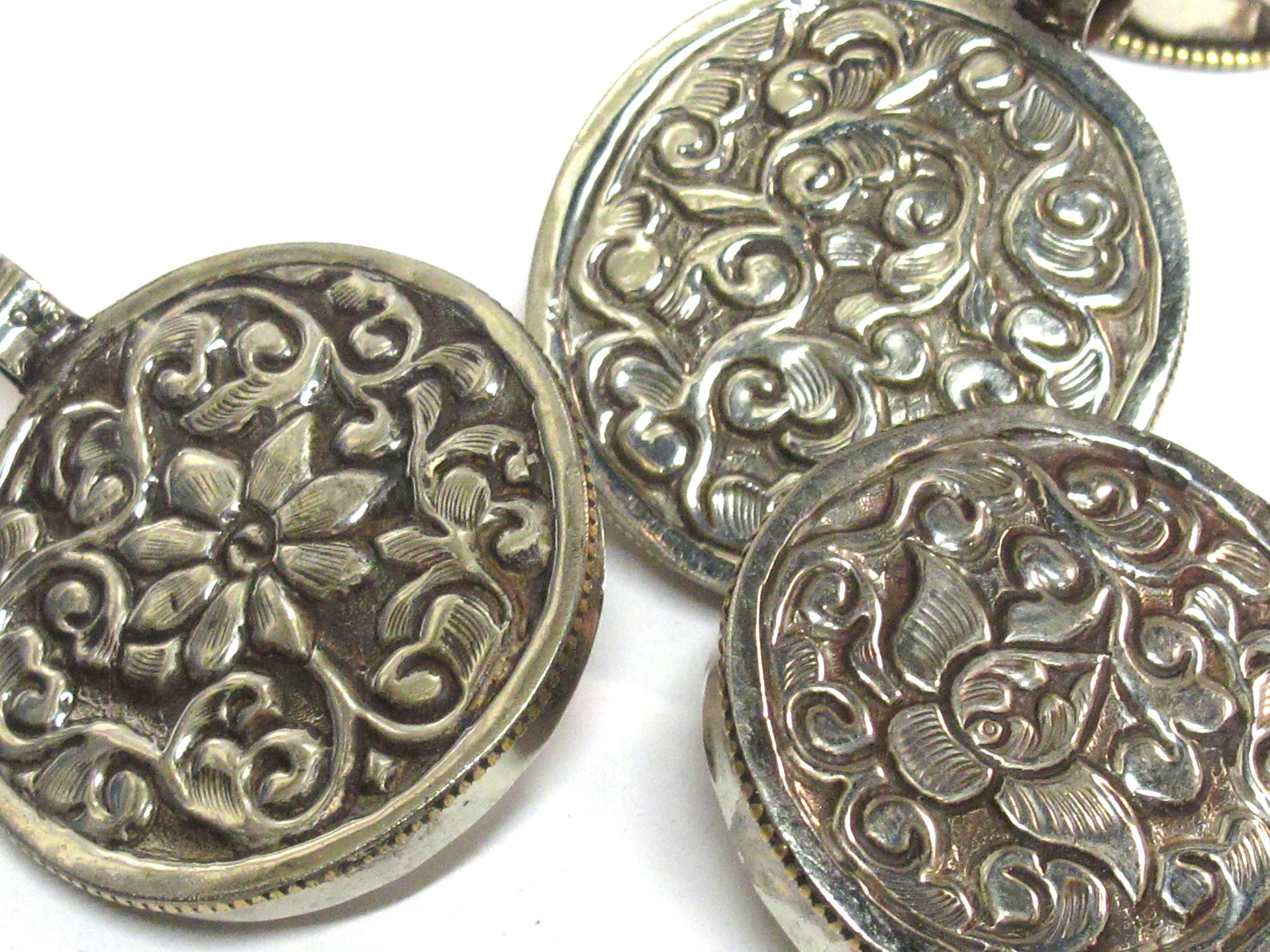 1 pendant - Ethnic Tibetan silver naga conch shell pendant with coral inlay and floral carving on reverse side - PM586A