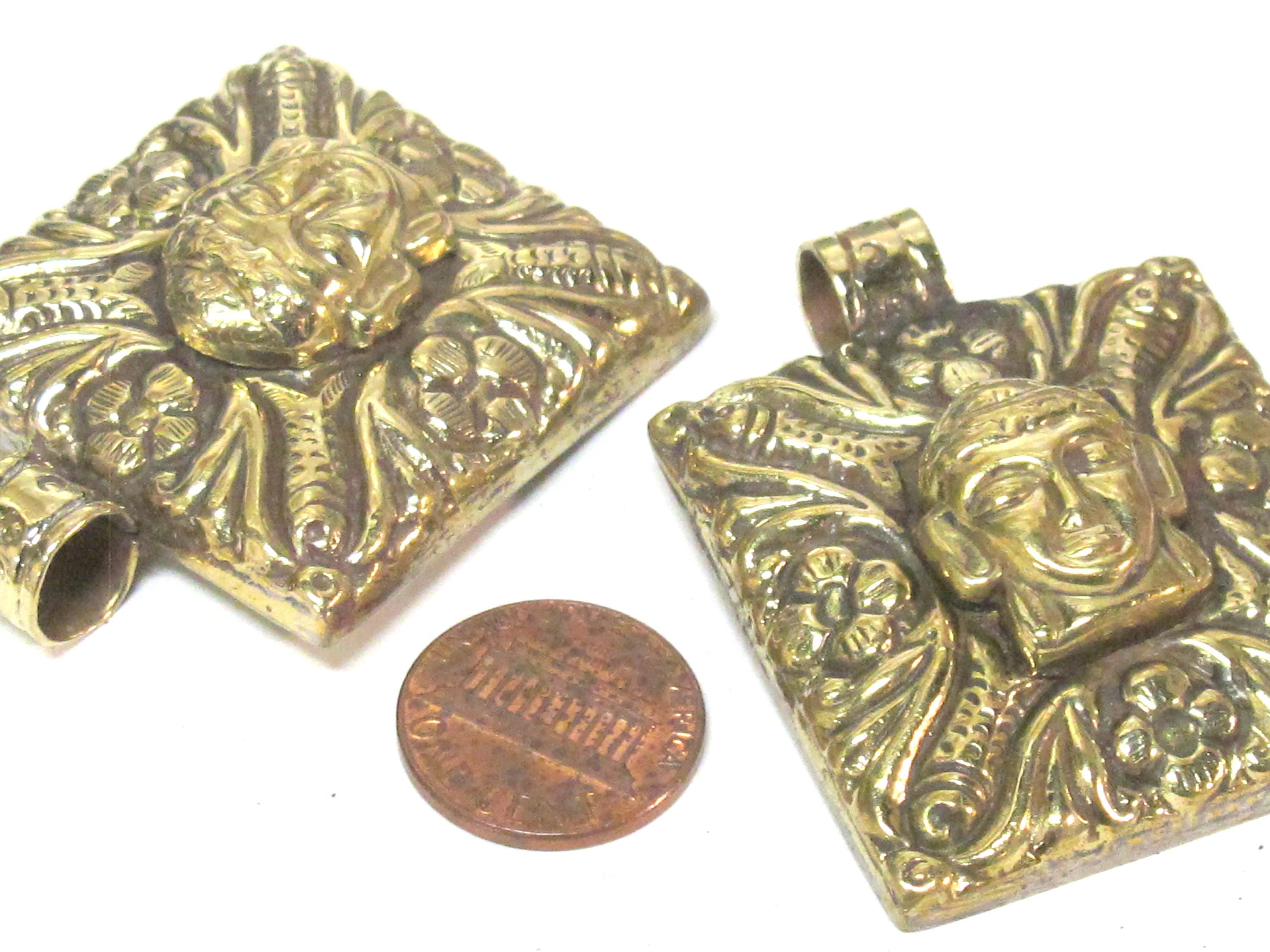 1 pendant - Tibetan square shape Buddha pendant antiqued golden color with deer animal carving on other side - PM589D