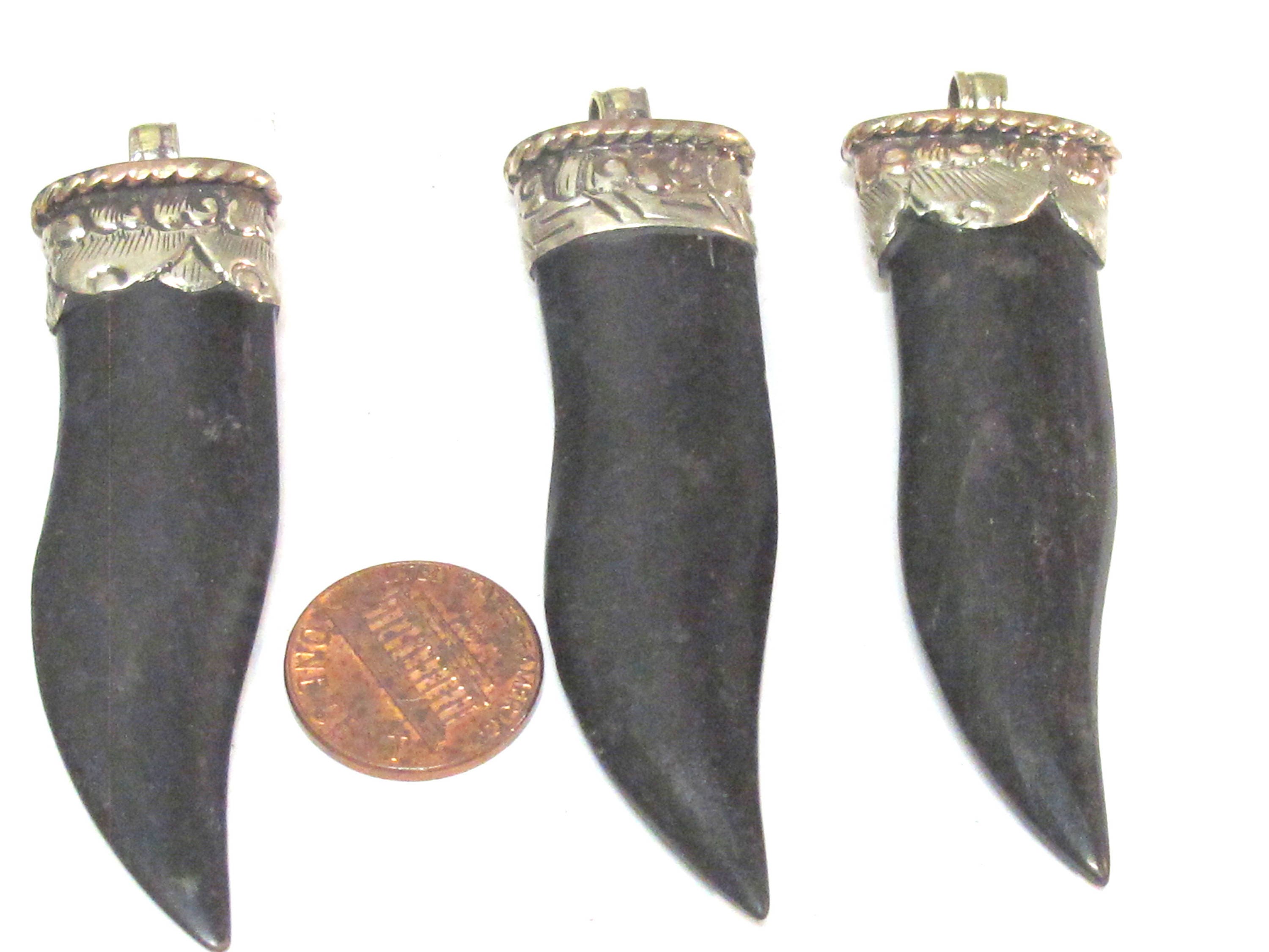 1 Pendant -Ethnic tribal Long tibetan silver capped black tooth chilli shape horn pendant - PM591
