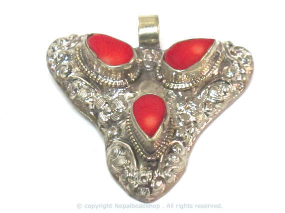 1 Pendant - Ethnic Tibetan triangular arrowhead shape inlaid pendant from Nepal with lotus flower on reverse side - PM585A