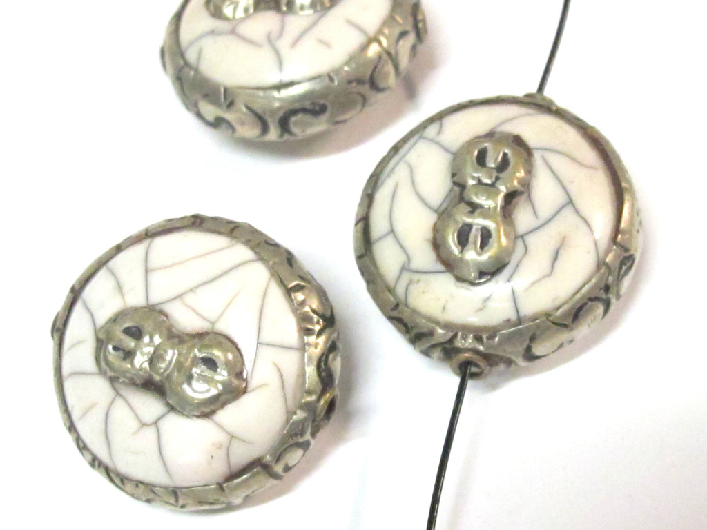 1 Bead - Reversible Large size Tibetan silver encased white cream color crackle resin dorje vajra symbol bead - BD524E