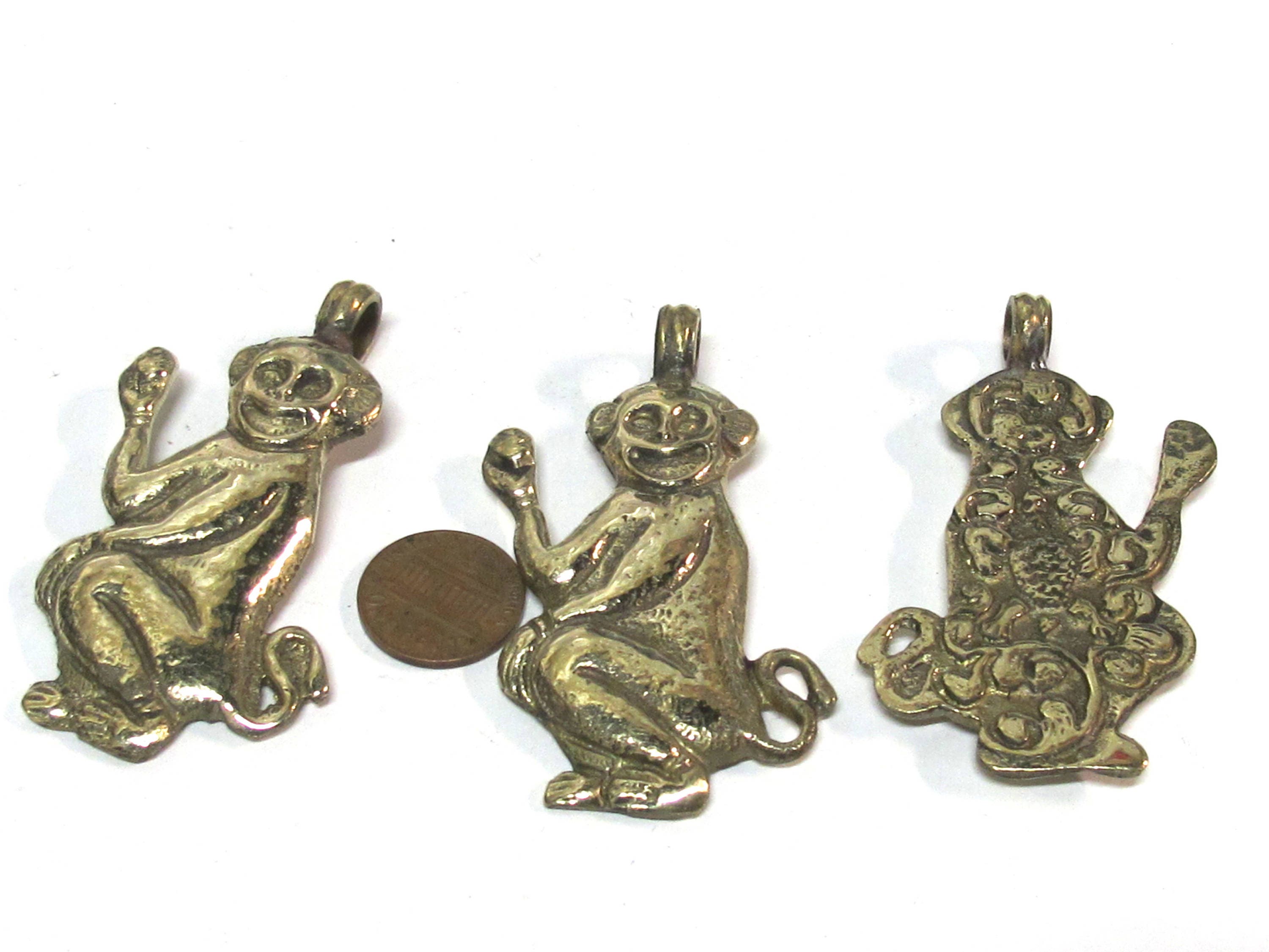1 Pendant - Tibetan brass monkey pendant with floral carving on other side from Nepal - PM598