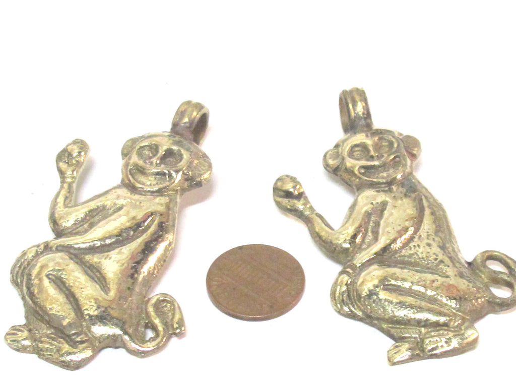 1 Pendant - Tibetan brass monkey pendant with floral carving on other side from Nepal - PM598